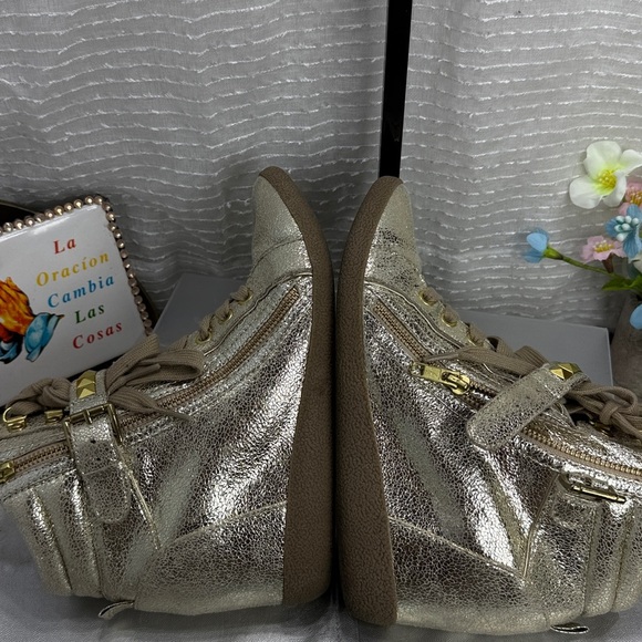 (R5)Steve Madden Gold Huston Vinta High-Top Wedge Sneakers with Metallic Studs,8 - Picture 10 of 11